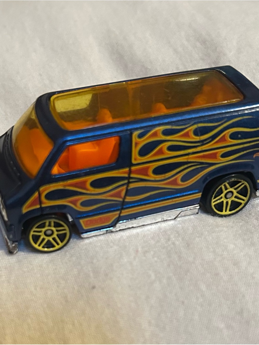 Hot Wheels Custom '77 Blue Dodge Van with Flames